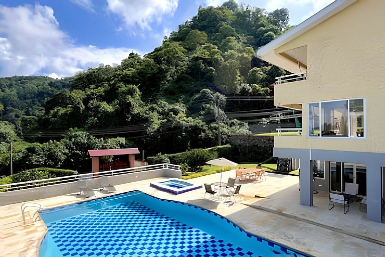 Spacious home with private pool & mountain view