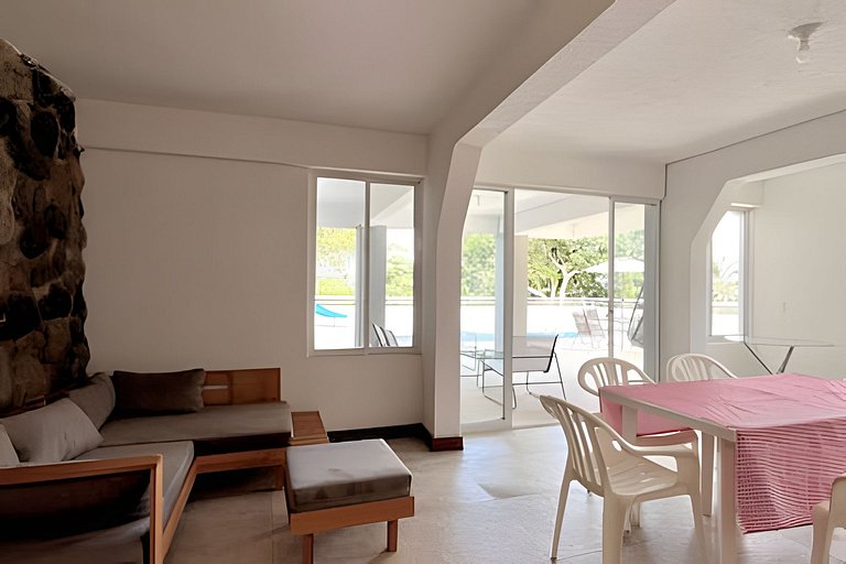 Spacious home with private pool & mountain view