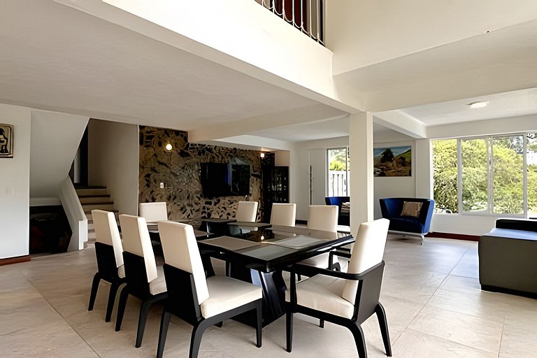 Spacious home with private pool & mountain view